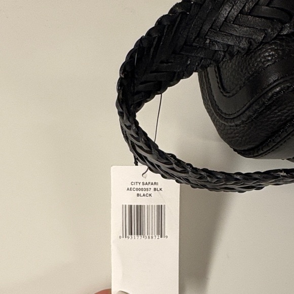 Black Leather Calvin Klein Shoulder Bag - Picture 3 of 9